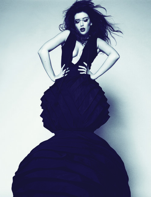 Daisy Lowe