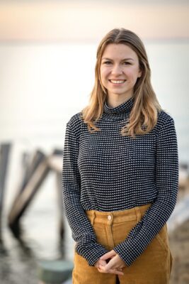Sarah Holcomb